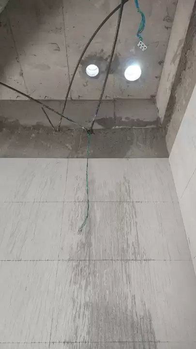 خط قص مخطط على أرضية قبل بدء العمل