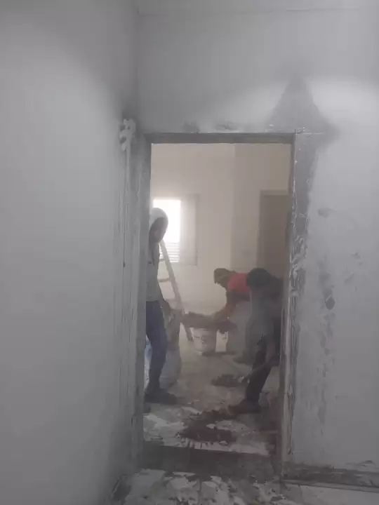 قص جدار داخلي ضمن إعادة توزيع المساحة